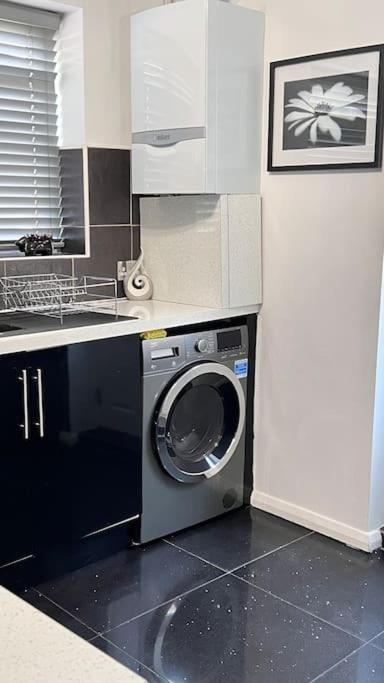 Cheerful 3 Bedroom Townhouse With Free Parking. Billericay Dış mekan fotoğraf