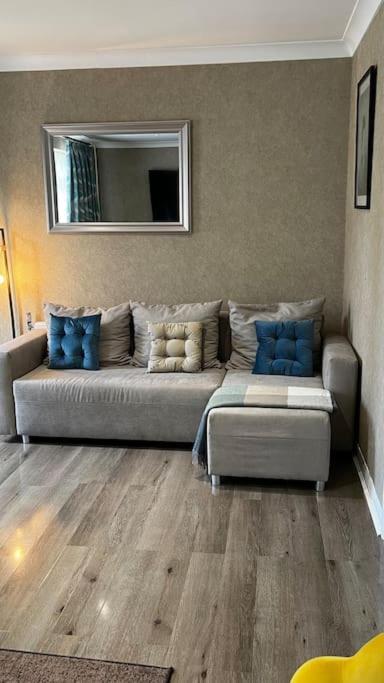 Cheerful 3 Bedroom Townhouse With Free Parking. Billericay Dış mekan fotoğraf