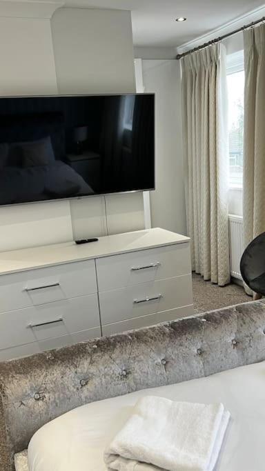 Cheerful 3 Bedroom Townhouse With Free Parking. Billericay Dış mekan fotoğraf