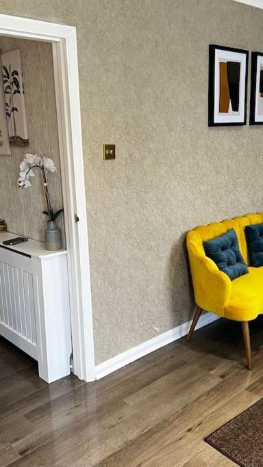 Cheerful 3 Bedroom Townhouse With Free Parking. Billericay Dış mekan fotoğraf