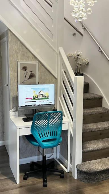 Cheerful 3 Bedroom Townhouse With Free Parking. Billericay Dış mekan fotoğraf