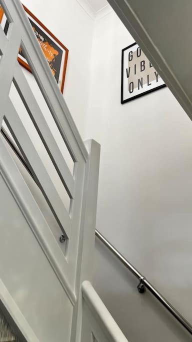Cheerful 3 Bedroom Townhouse With Free Parking. Billericay Dış mekan fotoğraf