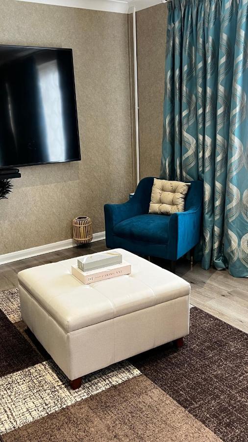 Cheerful 3 Bedroom Townhouse With Free Parking. Billericay Dış mekan fotoğraf
