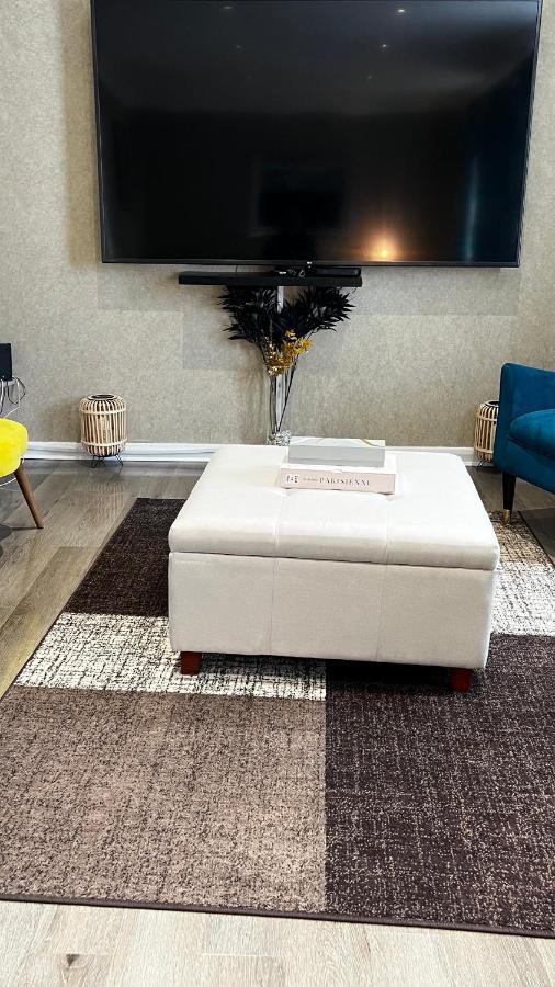 Cheerful 3 Bedroom Townhouse With Free Parking. Billericay Dış mekan fotoğraf