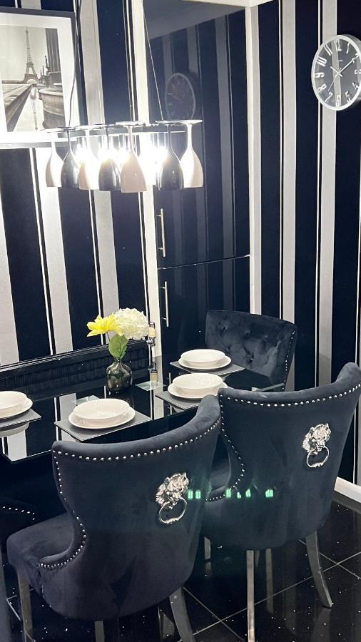 Cheerful 3 Bedroom Townhouse With Free Parking. Billericay Dış mekan fotoğraf